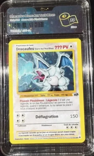 Carte Dracaufeu Blanc Aux Yeux Bleus